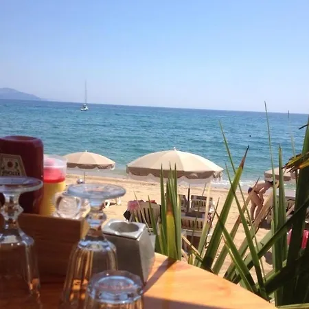 Апартаменты T2 Avec Parking, Proche Et Commerces - - Fr-1-251-519 *